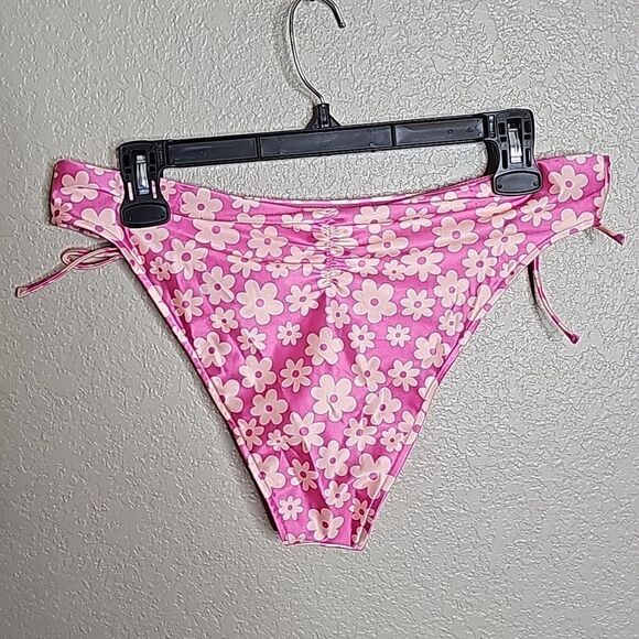 NWT H&M Medium Pink Peach Daisy print Scrunch butt bikini bottom - Picture 2 of 4